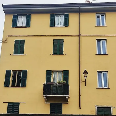 Lägenhet Sobborgo Emiliano 55 *