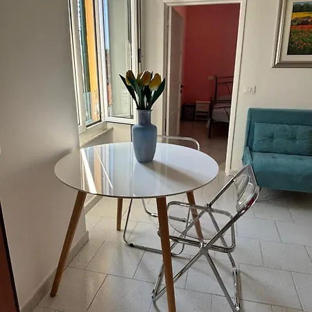 Sobborgo Emiliano 55 Lägenhet *